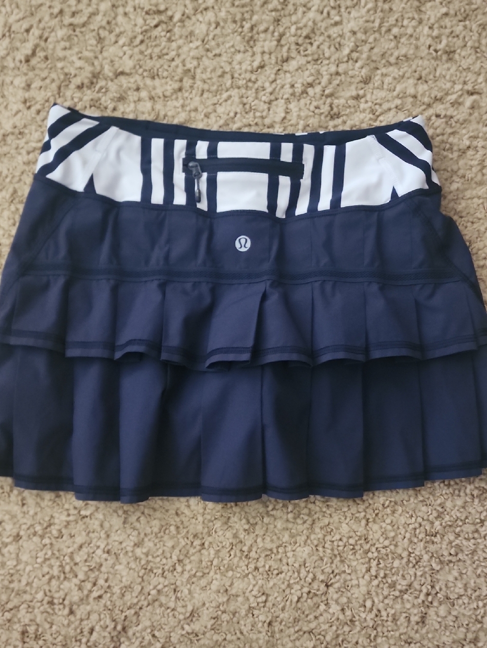 lululemon athletica navy and white pleated athletic skirt
